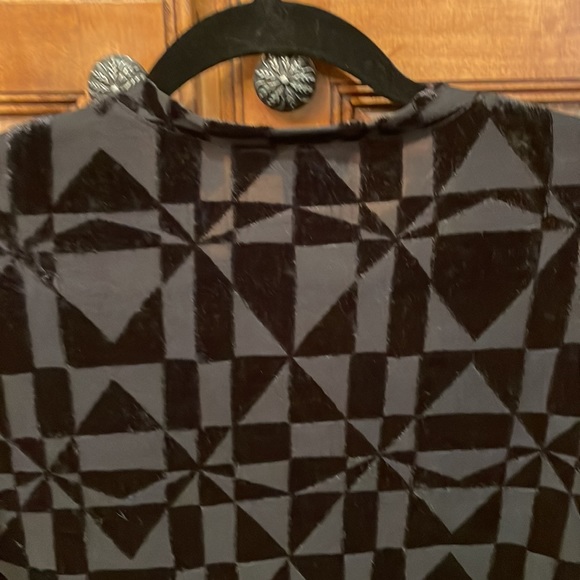 I.N. Studio Petite Medium , velvety polyester design on fabric. - Picture 7 of 9